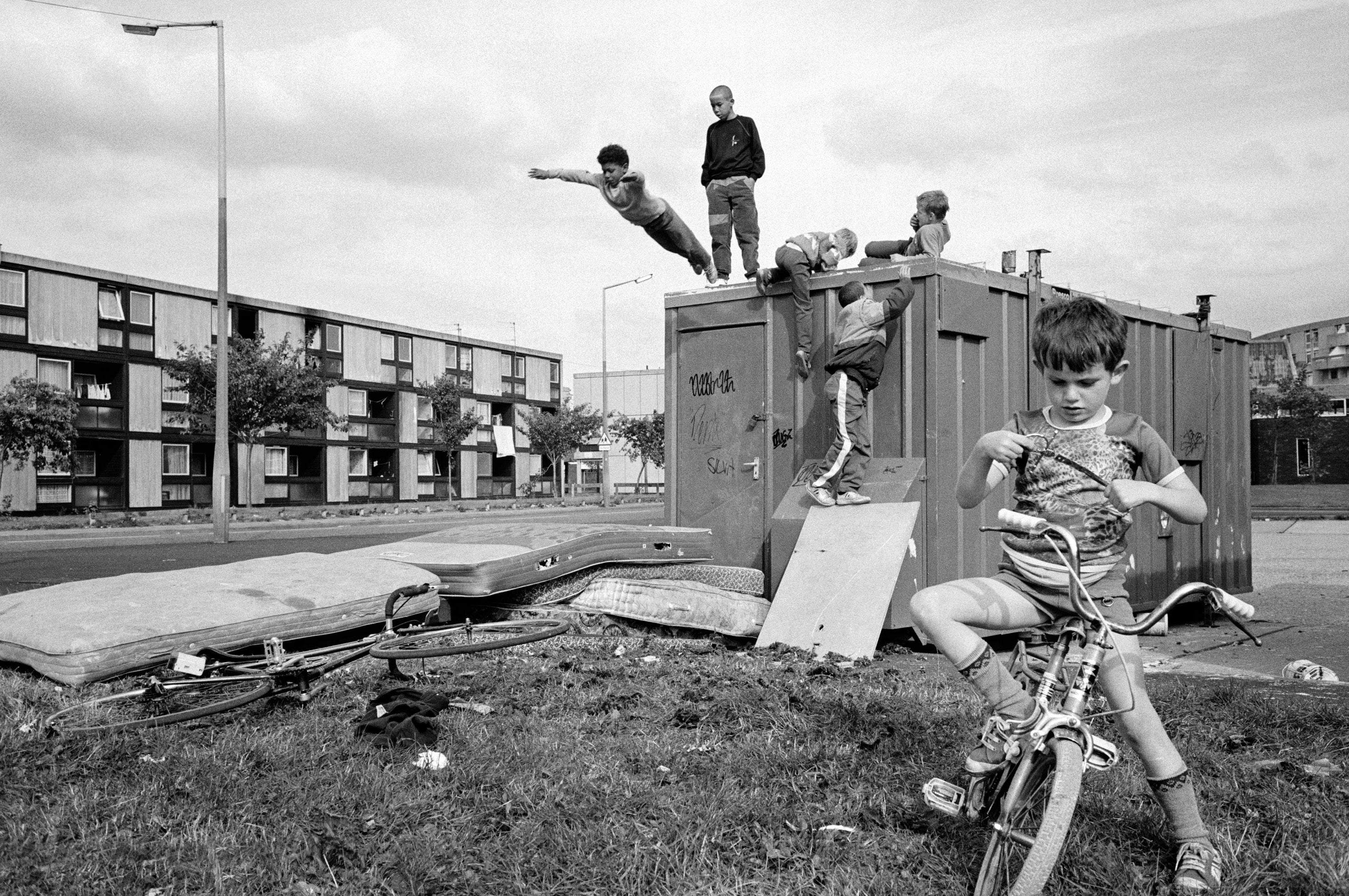 Stuart Franklin: Moss Side Kids